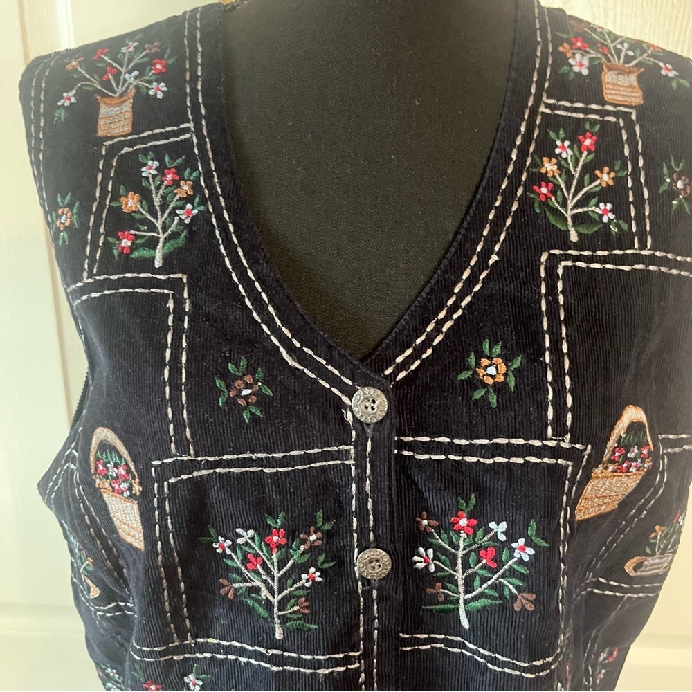 Vintage Van Heusen Corduroy Embroidered Medium Cottagecore Vest Garden Floral - Picture 11 of 15